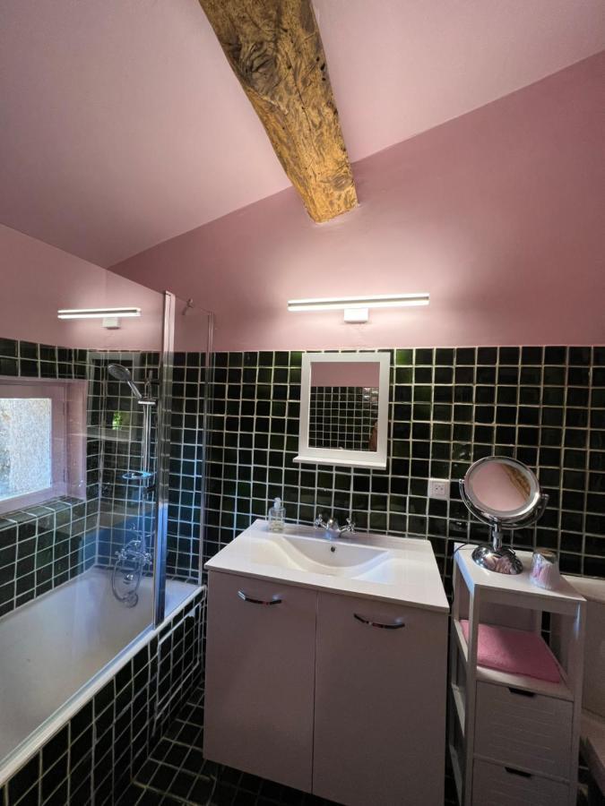 Charmant Appartement Independant Au Sein D'Un Mas Provencal Aups Esterno foto