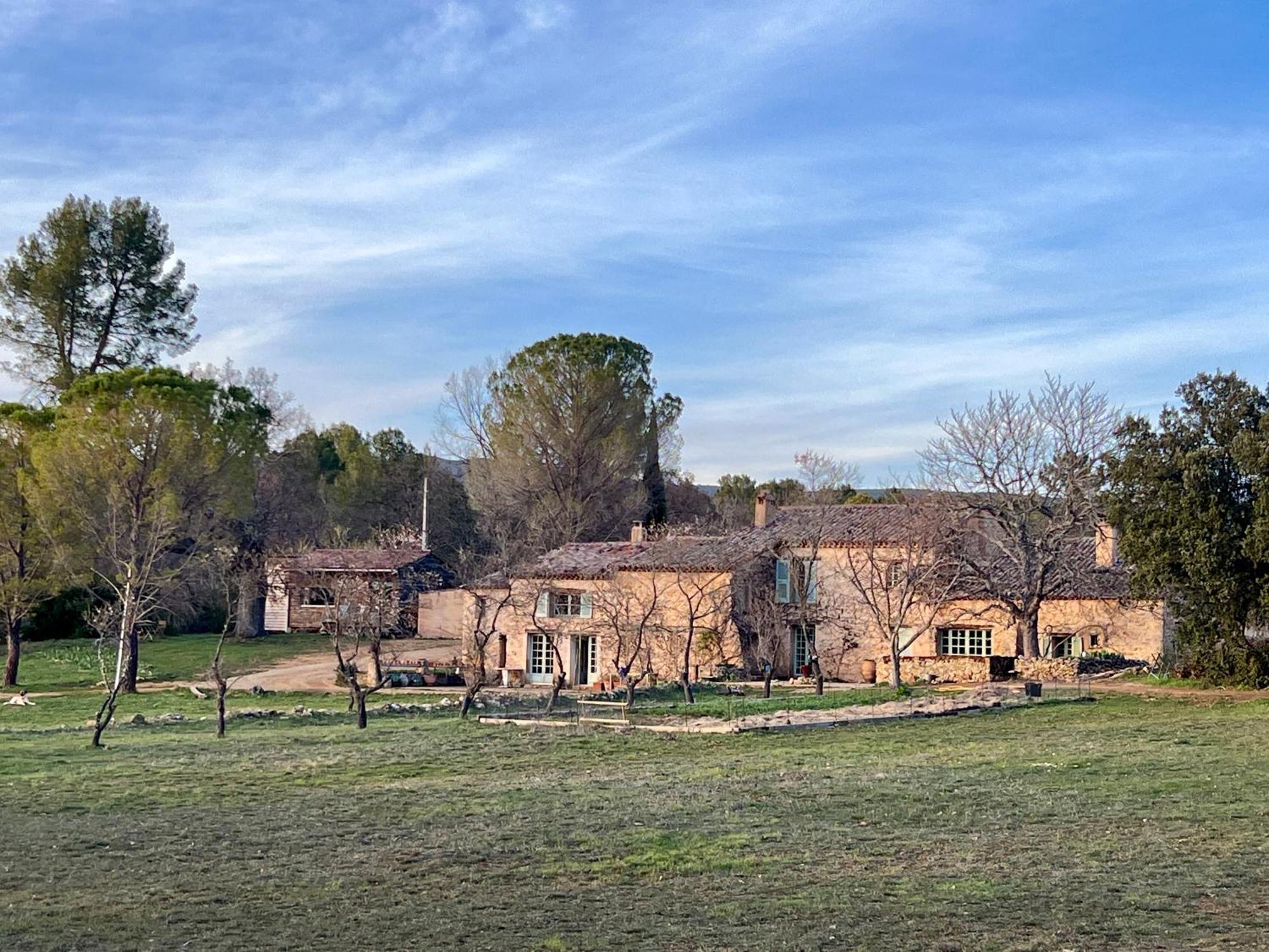 Charmant Appartement Independant Au Sein D'Un Mas Provencal Aups Esterno foto
